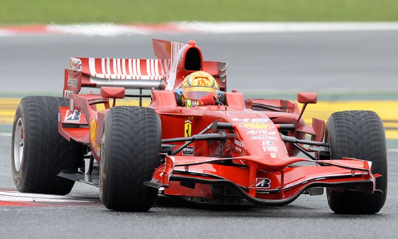 rossi fi test, rossi drives ferrai, rossi f1, rossi ferrari, motoroids